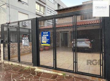 Casa · 237m² · 3 Quartos · 4 Vagas · Casa de três quartos, suíte e quatro vagas de garagem no bairro Menino Deus em P