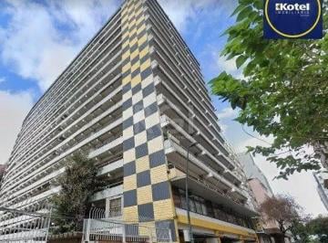 Apartamento · 12m² · Ótimo box de garagem no Centro Histórico próximo a rua Caldas Junior.