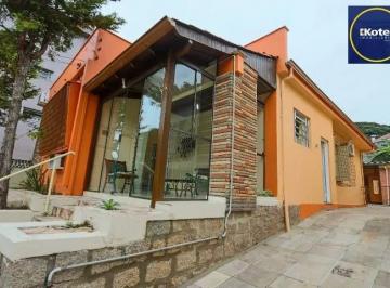 Casa · 164m² · 3 Quartos · 3 Vagas · Casa em Petrópolis Porto Alegre