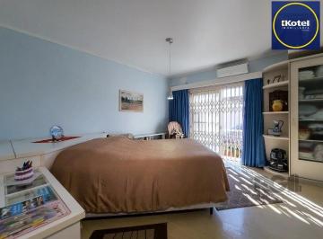 Casa · 182m² · 3 Quartos · 2 Vagas · Casa à venda - em Ipanema