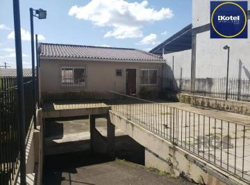 Casa · 215m² · 2 Quartos · 4 Vagas · Casa com terreto amplo na Av. Aparicio Borges em Porto Alegre/RS.