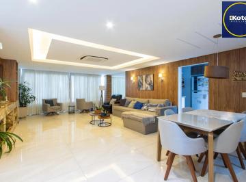 Casa · 340m² · 4 Quartos · 2 Vagas · Casa 4 dormitórios com elevador