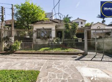 Casa · 198m² · 3 Quartos · 4 Vagas · Casa para Venda - 198m², 3 dormitórios, sendo 1 suites, 4 vagas - Petrópolis