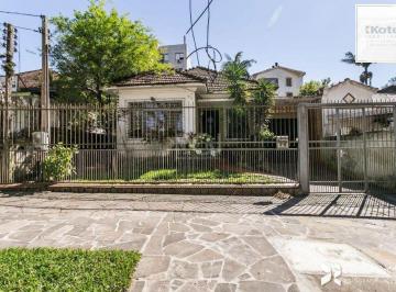 Casa · 198m² · 3 Quartos · 4 Vagas · Casa para Venda - 198m², 3 dormitórios, sendo 1 suites, 4 vagas - Petrópolis