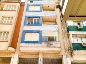 Apartamento · 65m² · 2 Quartos · Apartamento no Centro de 2 dormitórios reformado