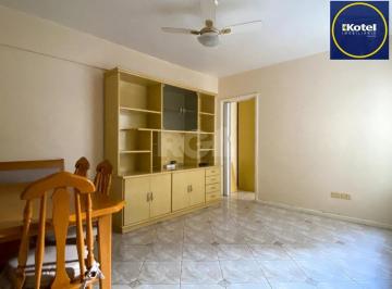 Apartamento · 40m² · 1 Quarto · Apartamento 1 dormitório, em prédio com portaria, próximo à Usina do Gasômetro