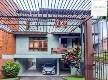 Casa · 225m² · 4 Quartos · Casa à venda - em Teresópolis