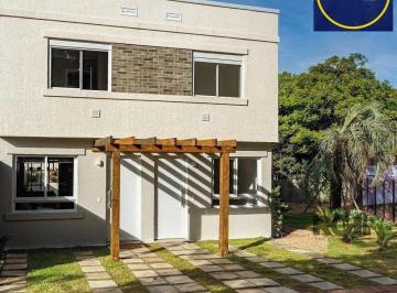 Casa · 88m² · 2 Quartos · Sobrado novo com 2 dormitórios e 1 vaga
