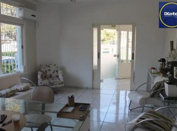 Casa · 221m² · 3 Quartos · 4 Vagas · Casa para Venda - 221m², 3 dormitórios, sendo 1 suites, 4 vagas - Tristeza