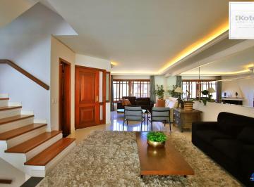 Casa · 285m² · 3 Quartos · 3 Vagas · Casa de 3 dormitórios, 3 vagas e pátio com piscina bairro Chácara das Pedras.
