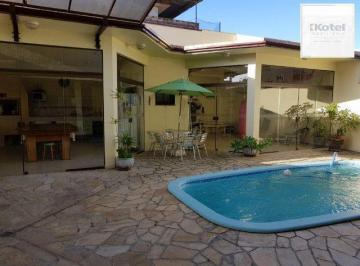 Casa · 372m² · 3 Quartos · 5 Vagas · Casa à venda - em Sarandi
