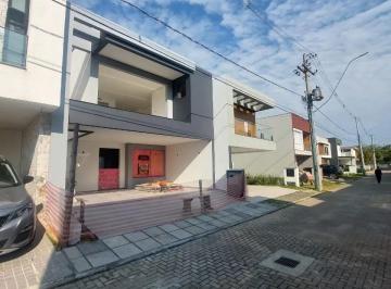 Casa · 185m² · 3 Quartos · 2 Vagas · Casa em condomínio fechado Pateo Verde, 3 suítes sendo 1 master com sacada e 2 v