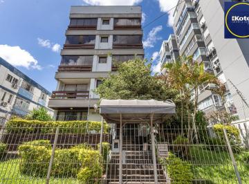 Apartamento · 261m² · 3 Quartos · 2 Vagas · Cobertura no bairro Petrópolis de 3 dormitórios terraço e 2 vagas