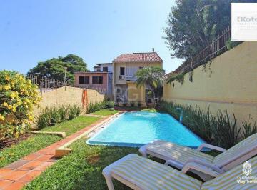 Casa · 240m² · 5 Quartos · 3 Vagas · Casa para Venda - 240m², 5 dormitórios, sendo 1 suites, 3 vagas - Menino Deus