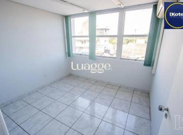 Comercial · 23m² · 1 Quarto · 1 Vaga · Sala comercial com 22m² de área privativa, frente, piso cerâmico, equipada com l