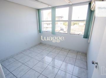 Comercial · 23m² · 1 Quarto · 1 Vaga · Sala comercial com 22m² de área privativa, frente, piso cerâmico, equipada com l