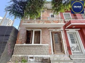 Casa · 130m² · 3 Quartos · Casa à venda - em Menino Deus