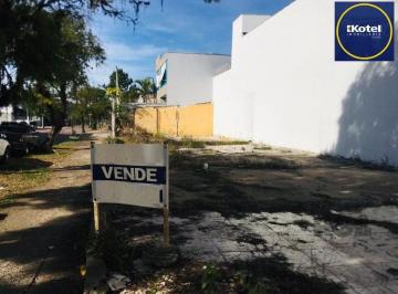 Terreno · 282m² · TERRRENO  DE ESQUINA COM 8,80 DE FRENTE E 32,50 DE FRENTE A FUNDOS