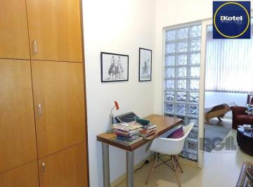 Comercial · 21m² · 1 Quarto · Sala comercial com 20m², andar alto, bem iluminada e ventilada.