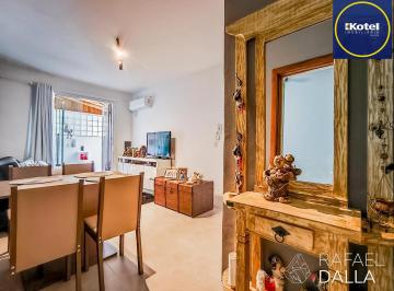 Apartamento · 41m² · 1 Quarto · Térreo reformado com pátio na João Alfredo, excelente para pets