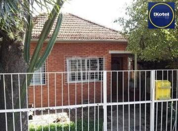 Casa · 80m² · 3 Quartos · 2 Vagas · Casa para Venda - 80m², 3 dormitórios, sendo 1 suites, 2 vagas - Teresópolis