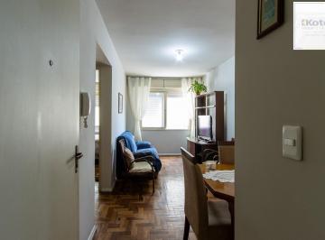 Apartamento · 40m² · 1 Quarto · 1 Vaga · Apartamento com 1 quarto com vaga coberta e escriturada no bairro Cristal.