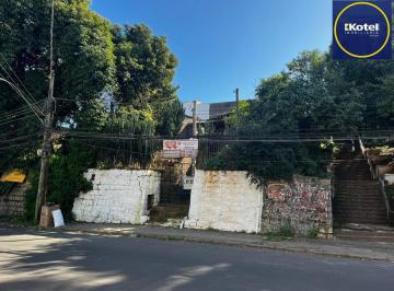 Casa · 90m² · 3 Quartos · Terreno de 326m², com 02 casas de Madeira em excelentes condições, Passo d'areia