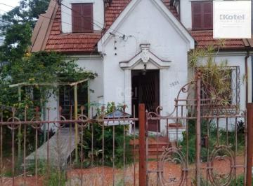 Casa · 201m² · 4 Quartos · 2 Vagas · Casa de 4 dormitórios na Av. Teresópolis bairro Teresópolis