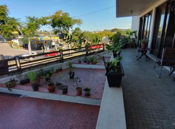 Apartamento · 251m² · 4 Quartos · Apartamento de 4 dormitórios, 2 suítes, sacada, living para 2 ambientes bem ampl