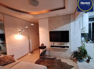 Apartamento · 86m² · 4 Quartos · 1 Vaga · Apartamento de quatro dormitórios e uma vaga de garagem no bairro Bom Fim em Por
