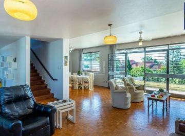 Casa · 500m² · 5 Quartos · 5 Vagas · Vende casa com 05 quartos e garagem para 5 carros.