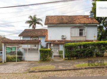 Casa · 180m² · 4 Quartos · 4 Vagas · Casa no bairro Cristal, Possui 4 dormitórios, sendo 1suíte, closet e banheira de
