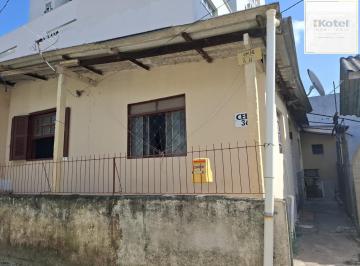 Casa · 70m² · 2 Quartos · 1 Vaga · Vende Casa no Bairro Cavalhada em acesso a poucos metros da Avenida. Construídos
