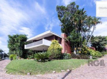 Casa · 724m² · 4 Quartos · 6 Vagas · Casa com 724 m² privativos, 4 dormitórios sendo 4 suítes, 6 vagas sendo 3 cobert