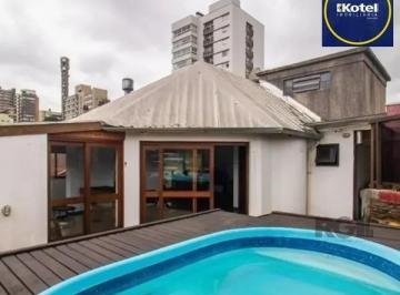 Apartamento · 207m² · 2 Quartos · 2 Vagas · Cobertura no bairro Petrópolis de 2 dormitórios 2 vagas e piscina