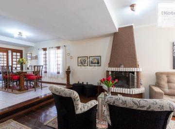 Sala com lareira · Casa a venda com piscina, 4 quartos, sendo 1 suite, 3 vagas