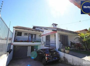Casa · 225m² · 3 Quartos · 4 Vagas · Casa para Venda - 225.36m², 3 dormitórios, sendo 1 suites, 4 vagas - Camaquã