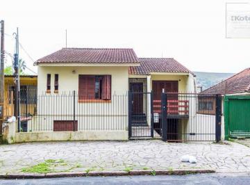 Casa · 150m² · 4 Quartos · 5 Vagas · Casa com entradas independentes em Teresópolis: oportunidade para investimento e