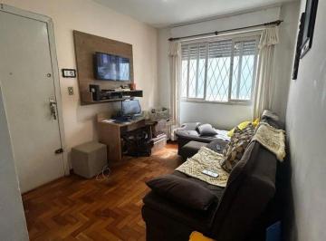 Apartamento · 48m² · 2 Quartos · Apartamento à venda terreo com pátio e 2 dormitórios no bairro Menino Deus