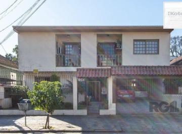 Casa · 329m² · 3 Quartos · 5 Vagas · Casa de alvenaria, 3 quartos, 1 suíte, 4 banheiros e 5 vagas de garagem.
