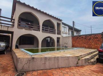 Casa · 220m² · 3 Quartos · 6 Vagas · Casa à venda - em Sarandi