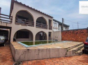 Casa · 220m² · 3 Quartos · 6 Vagas · Casa à venda - em Sarandi