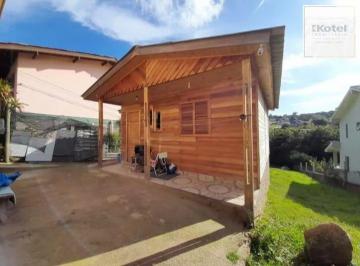 Terreno · 824m² · Terreno com 2 casas pré-fabricadas recém-construídas