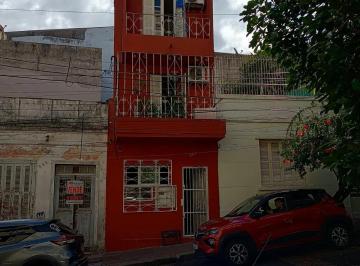 Casa · 110m² · 2 Quartos · Sobrado funcional com três pavimentos no centro de Porto Alegre!