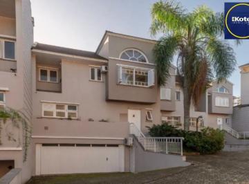 Casa · 221m² · 3 Quartos · 2 Vagas · Casa Ampla em Condomínio com Acesso ao Rio – 3 Dormitórios e Excelente Infraestr