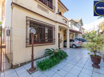 Casa · 160m² · 3 Quartos · 2 Vagas · Casa à venda - em Azenha