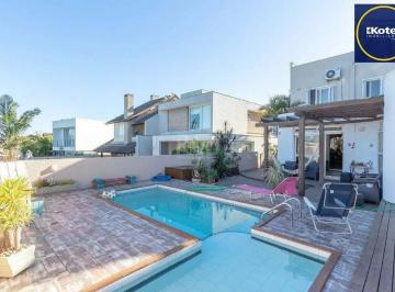 Casa · 174m² · 4 Quartos · 2 Vagas · Casa para Venda com 4 dormitórios no bairro Hípica