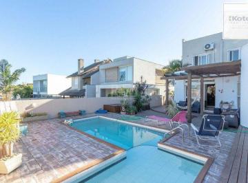 Casa · 174m² · 4 Quartos · 2 Vagas · Casa para Venda com 4 dormitórios no bairro Hípica