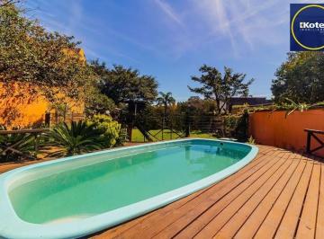Casa · 293m² · 3 Quartos · 6 Vagas · Casa de 3 dormitórios, no Bairro Ponta Grossa - Porto Alegre