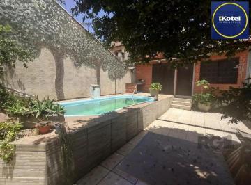 Casa · 246m² · 4 Quartos · 4 Vagas · Casa 4 dormitórios, Bairro Cavalhada.